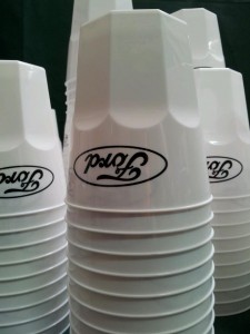 Bicchieri in polipropilene personalizzati con logo.